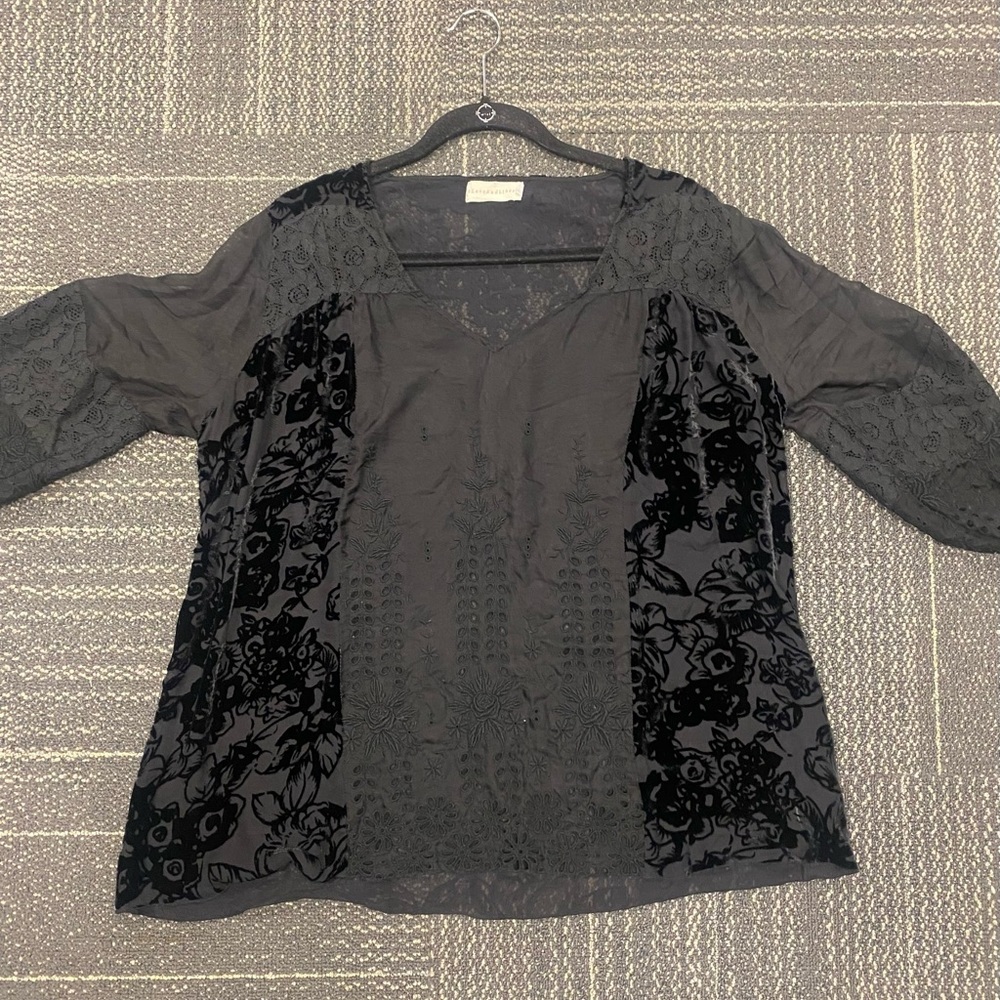 Johnny Was 4 Love & Liberty Black Lace & Velvet Top Size M
